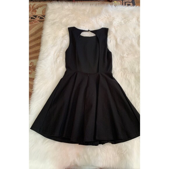 Lulu’s Dress - Picture 6 of 6